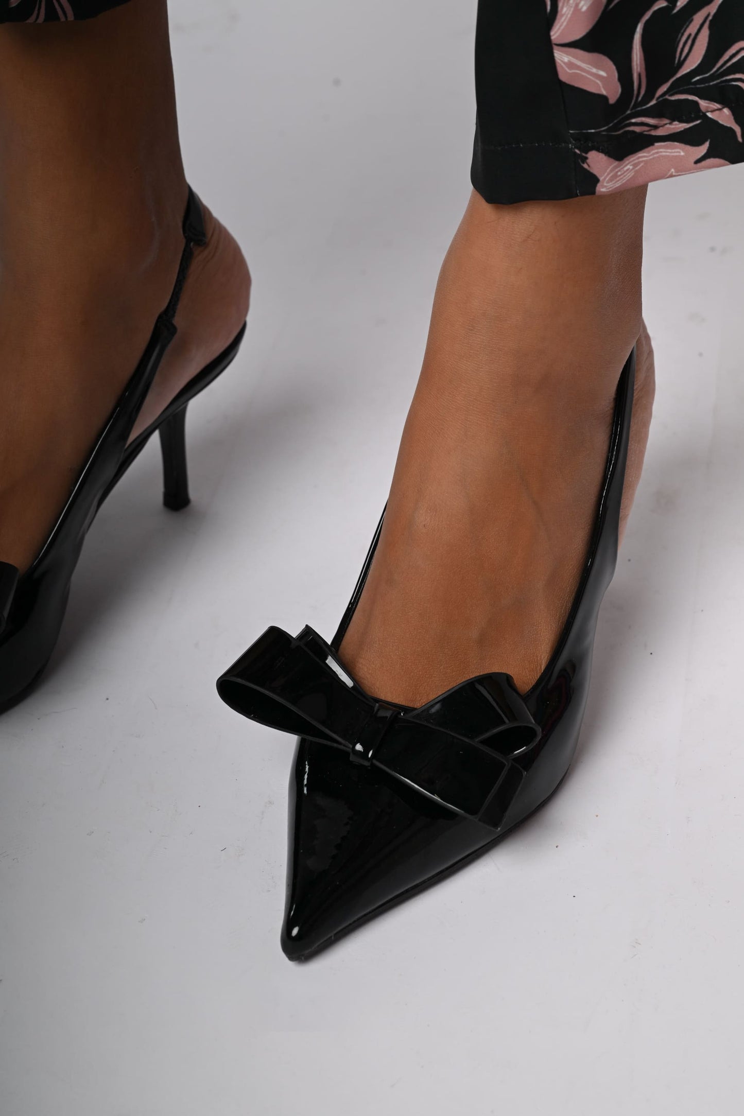Décolleté slingback con fiocco